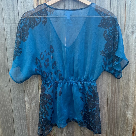 Converse cinch waist blue and black flowy top XS - Picture 5 of 6